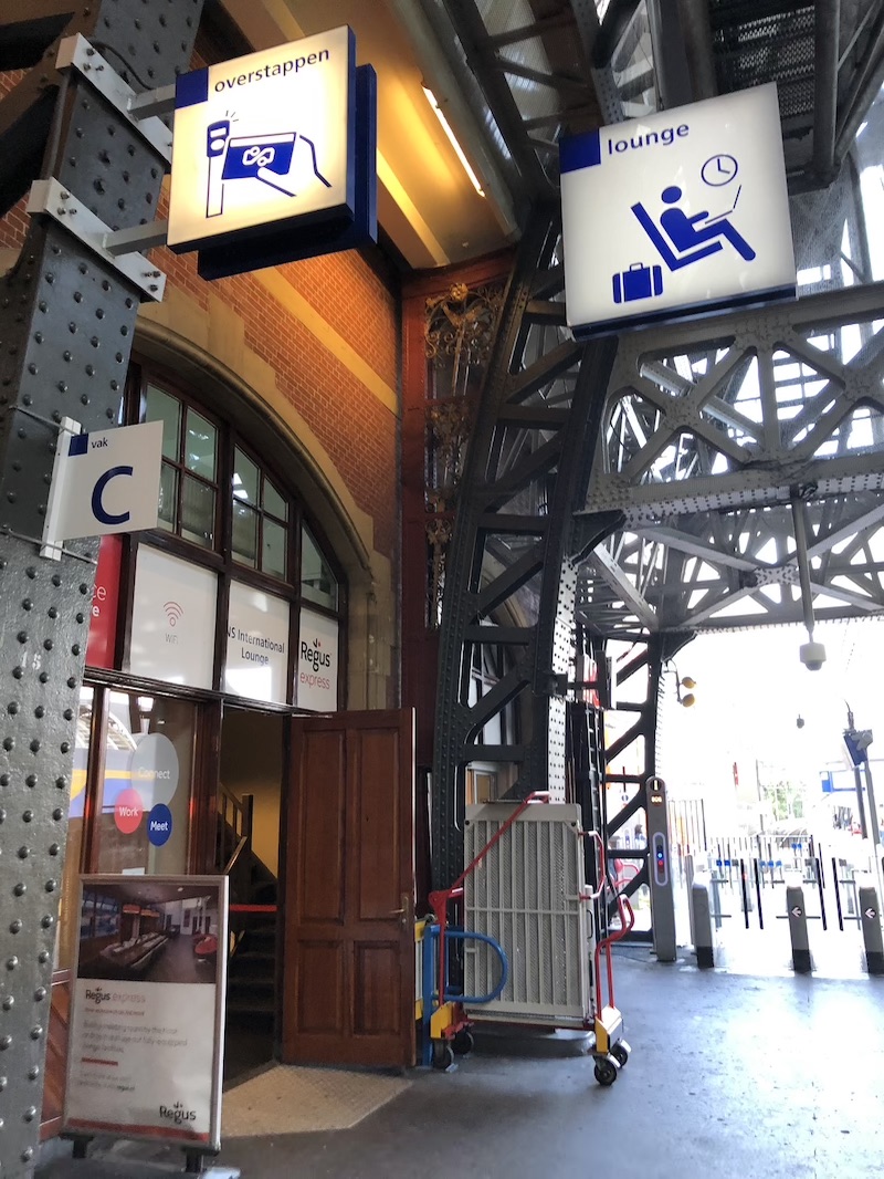 Entry to First Class Lounge Amsterdam Centraal Entry to First Class Lounge Amsterdam Centraal